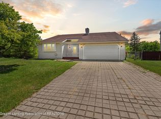 924 Westover Cir, Lansing, MI
