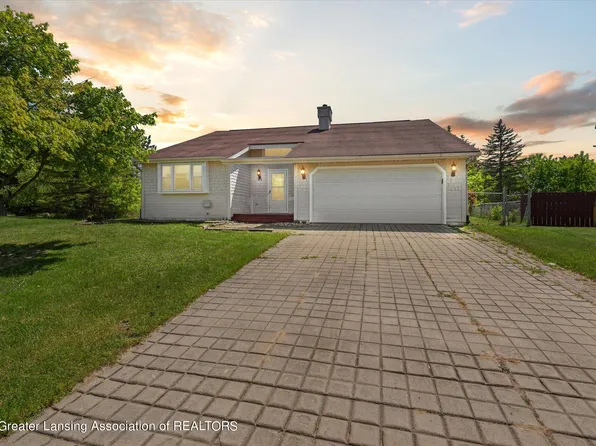 924 Westover Cir, Lansing, MI 48917