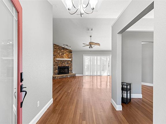 4th image of 10485 SE 42ND COURT