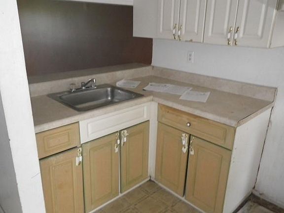 3rd image of 5065 Palm Hill Dr APT 323