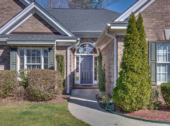 2nd image of 441 Stillwater Dr