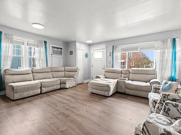 4th image of 34 Ling St