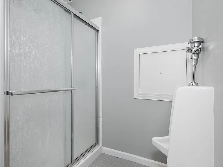 8 Foxtail Ct — Photo 35