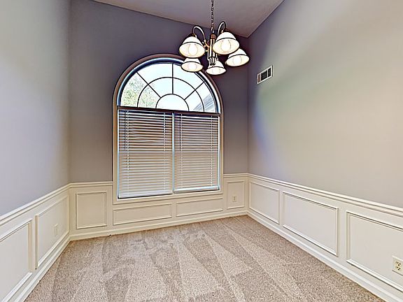 4th image of 1320 Brisbane Dr