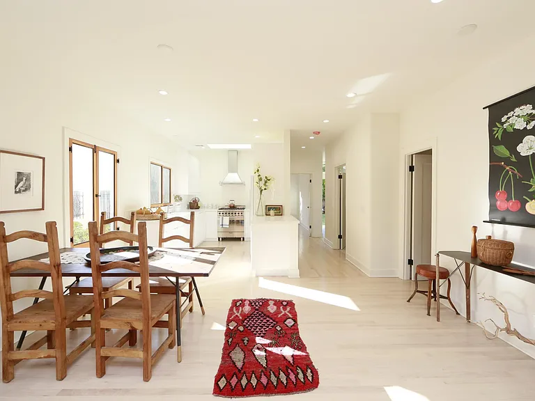 1023 N La Jolla Ave — Photo 7