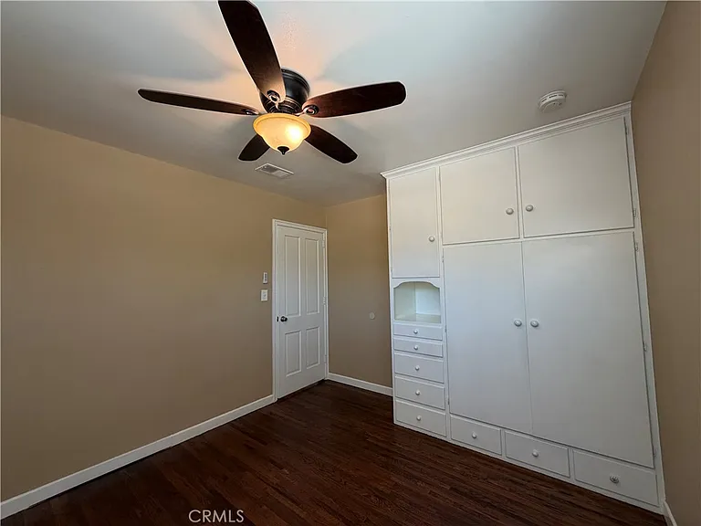 1447 S Valley Center Ave — Photo 29