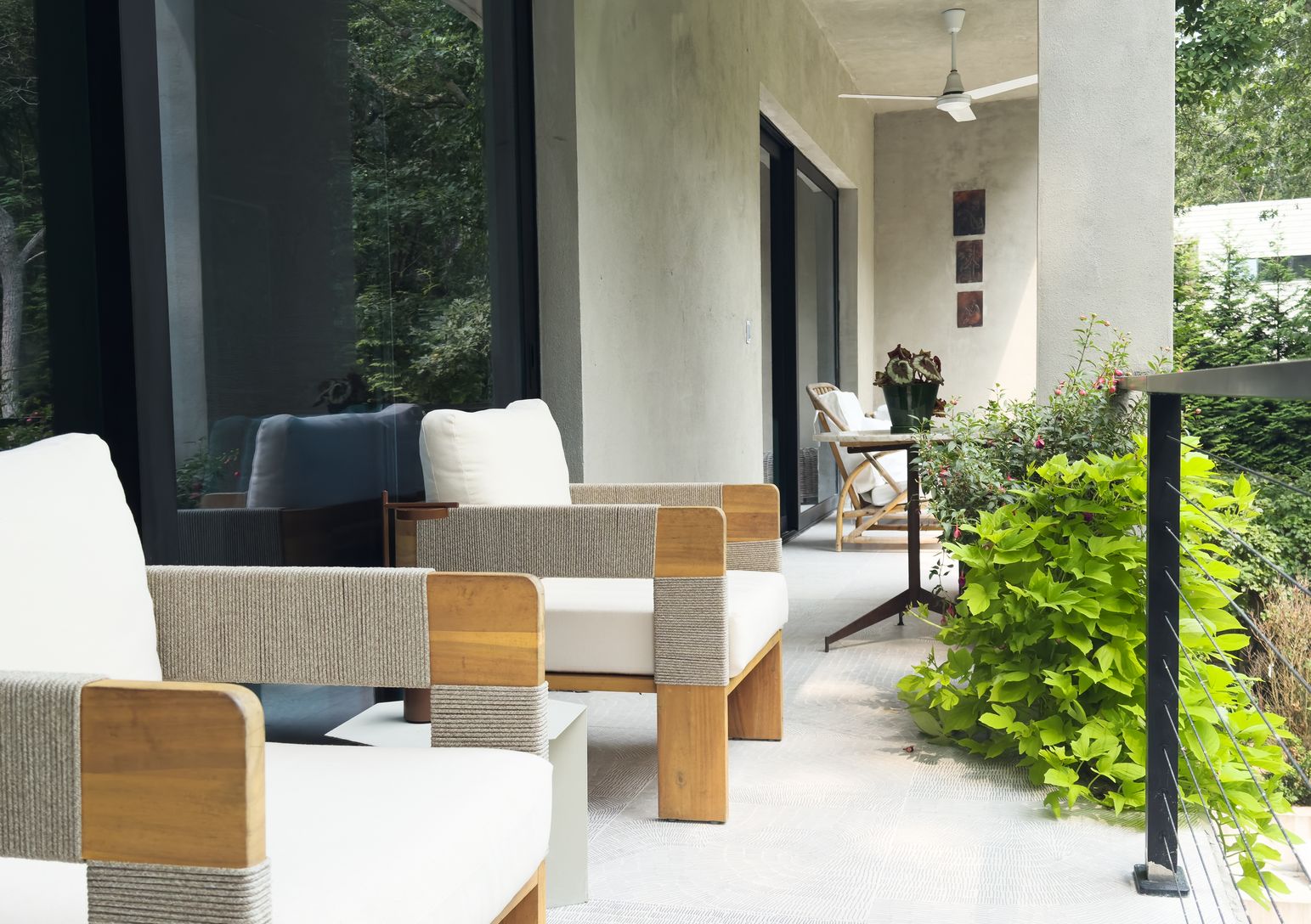  First Floor Deck Off Kitchen