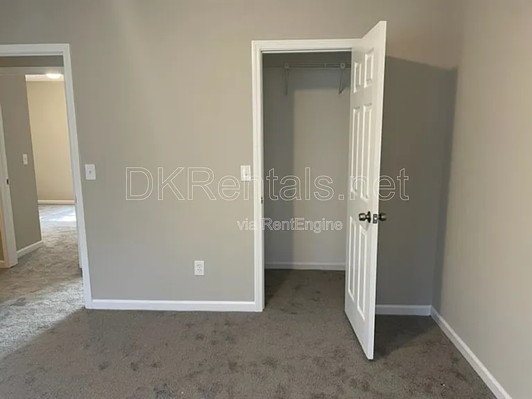1092 Dassow Ct — Photo 16