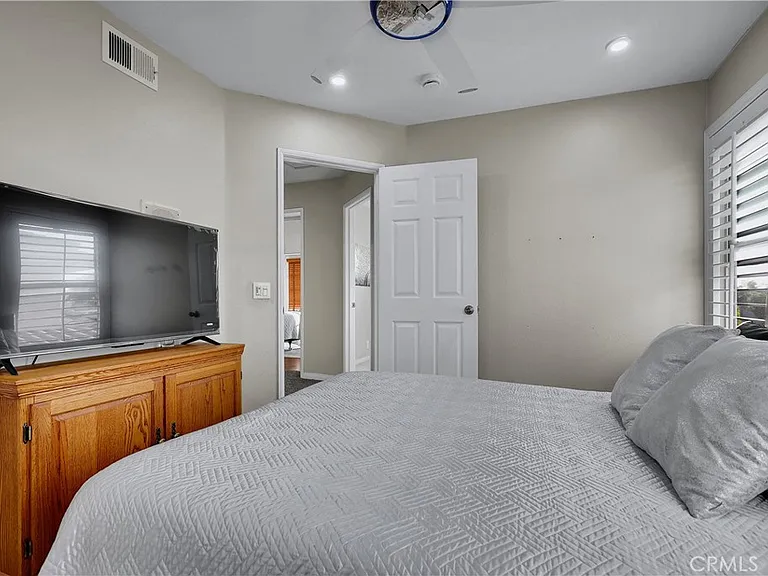 39990 Gibraltar Dr — Photo 49