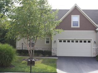 1147 Cross Creeks Rdg, Pickerington, OH 43147