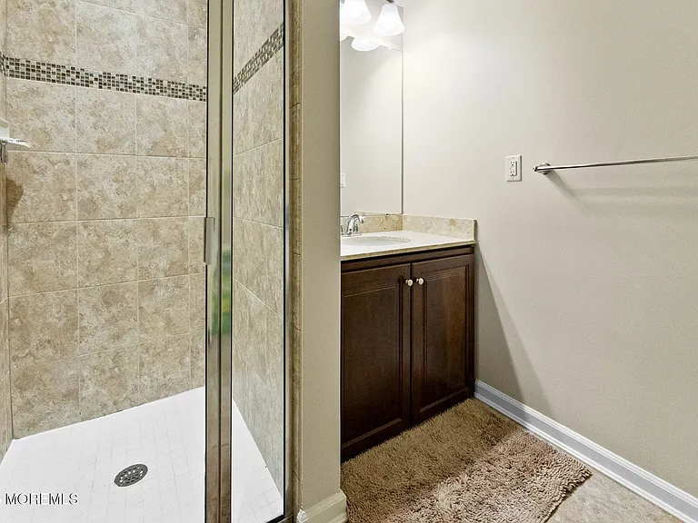36 Kyle Dr — Photo 9