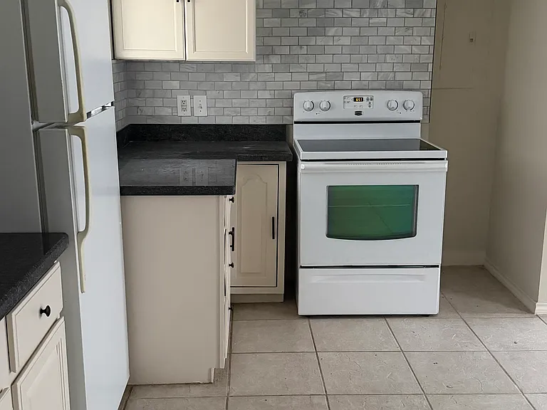 1105 W Maple Ave #1 — Photo 9