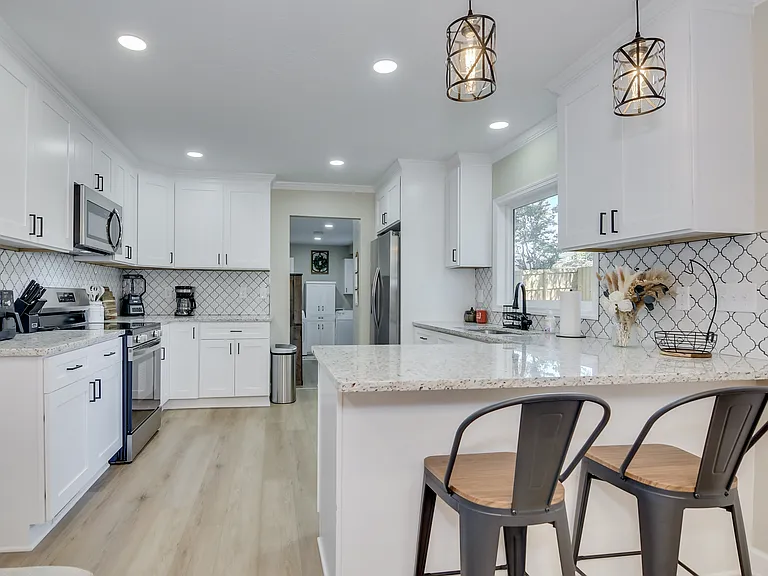 226 Thread Needle Rd E — Photo 15