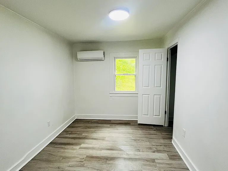 122 Liberty Dr — Photo 13
