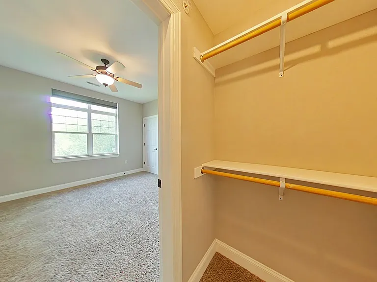Delafield Lakes Apartments — Photo 50