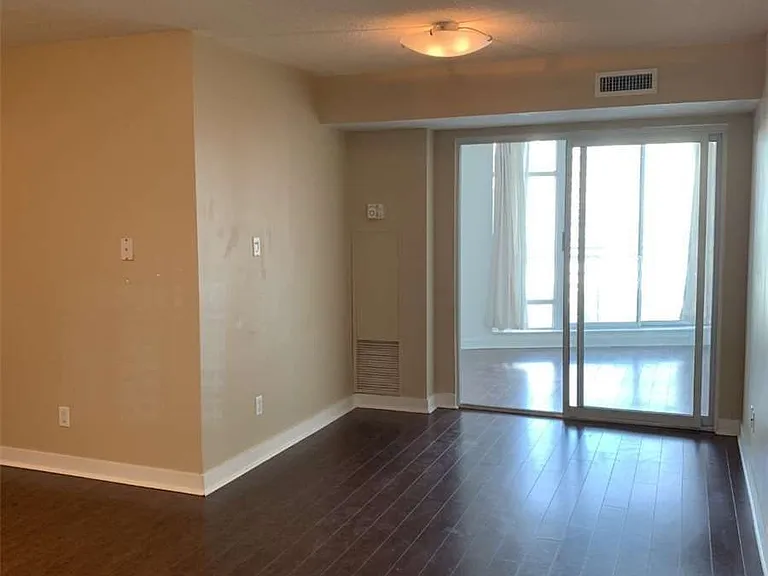 650 Queens Quay W #602 — Photo 4