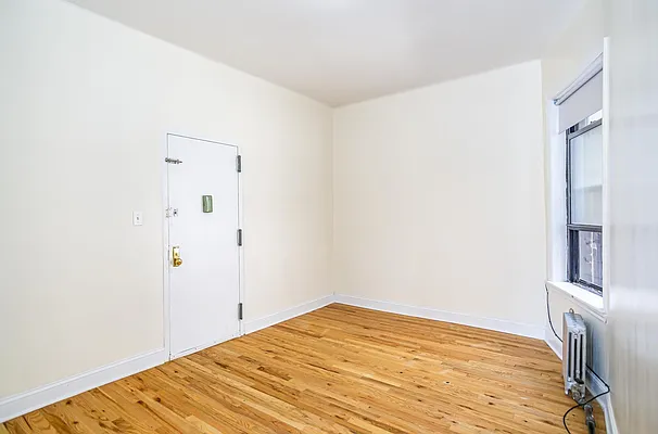 Rented by Century 21 Metropolitan | media 14