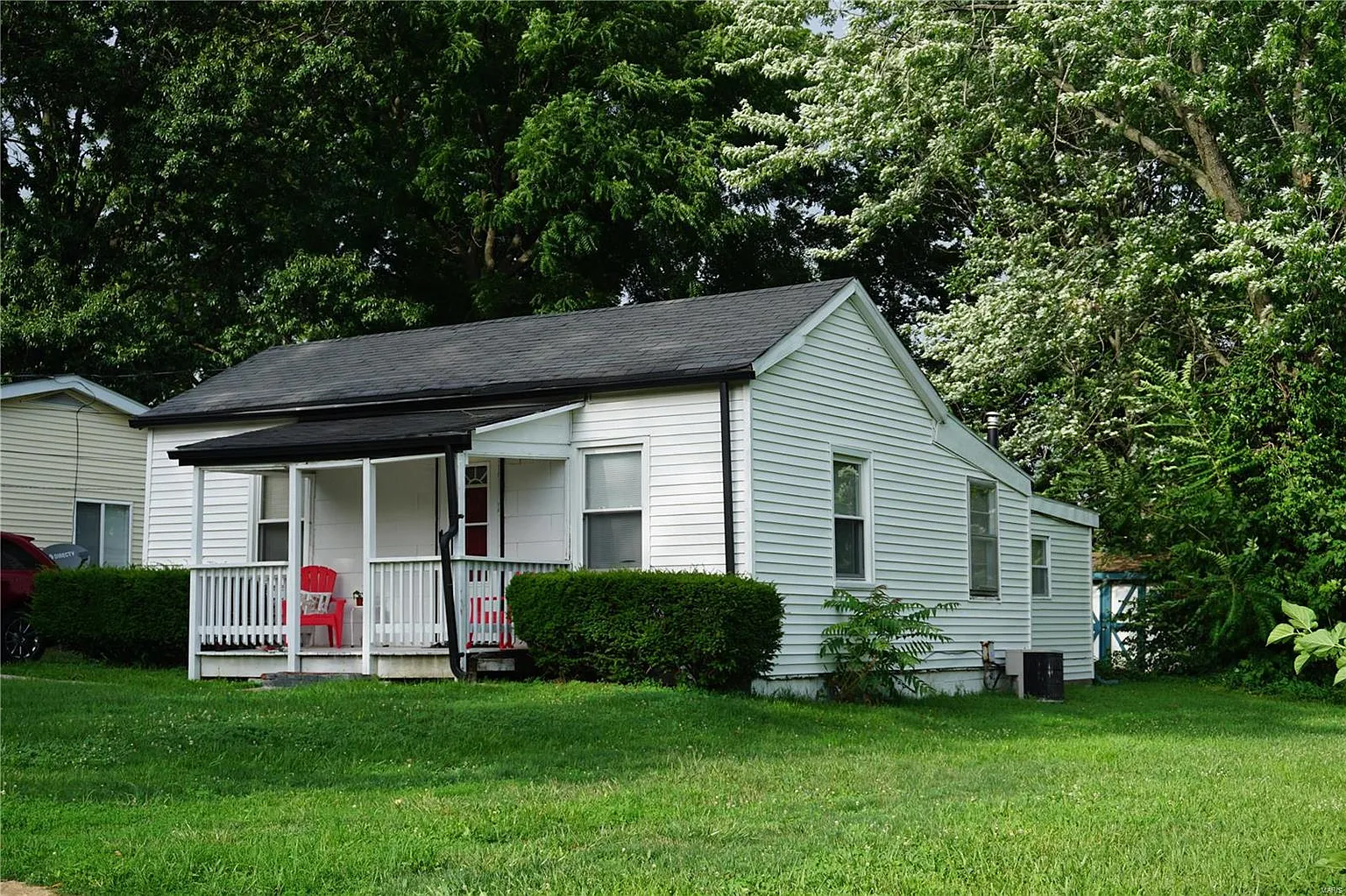 700 N Elm Ave photo 1