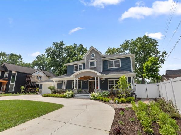 114 Bernstadt St, Novi, MI 48377