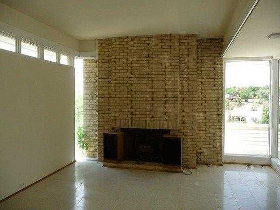 3rd image of 713 Twin Hills Dr