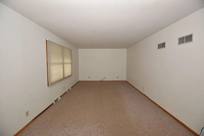14769 Day Rd — Photo 3