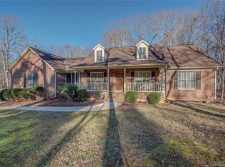 4613 King Crowder Dr, Gastonia, NC 28052