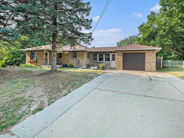 1523 Lake Michigan Dr NW, Grand Rapids, MI 49534