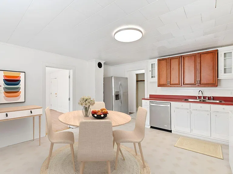 Kitchen (virtually staged)