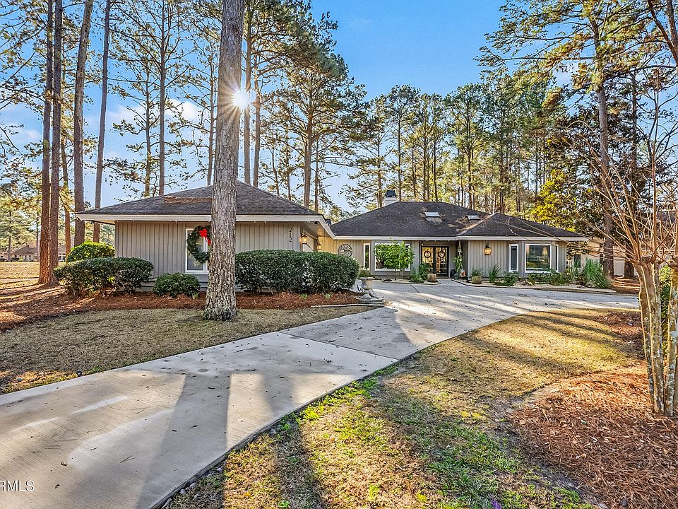 1st image of 212 White Oaks Circle