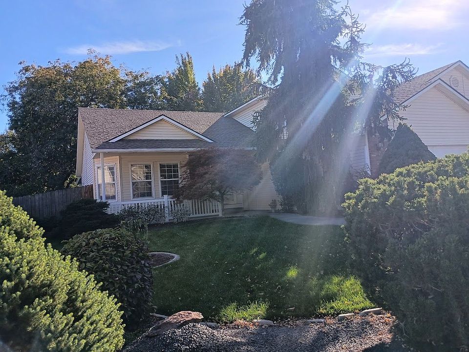 1st image of 1319 E Beagle St