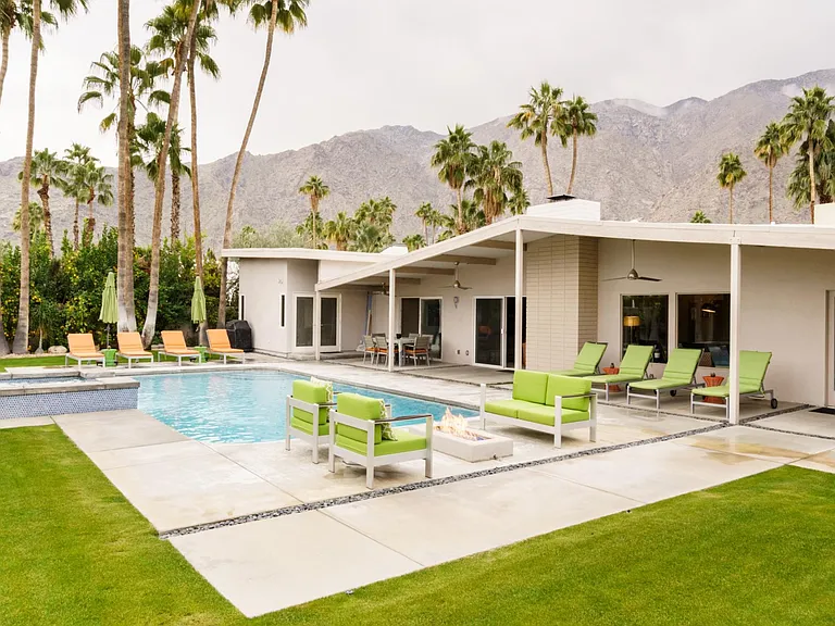Pool Yard, BBQ, view of San Jacinto Mountains. 
Lush lawn, citrus, peach, fig trees.
