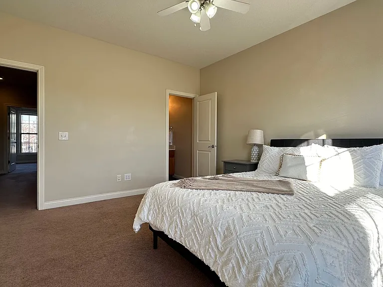 342 S Washington St — Photo 14
