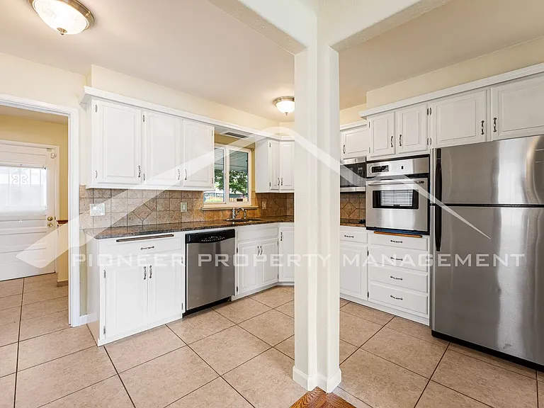 5095 Clay St — Photo 5