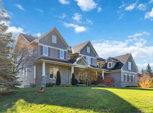 137 Goodman Dr, Ottawa, ON K2W 1C7