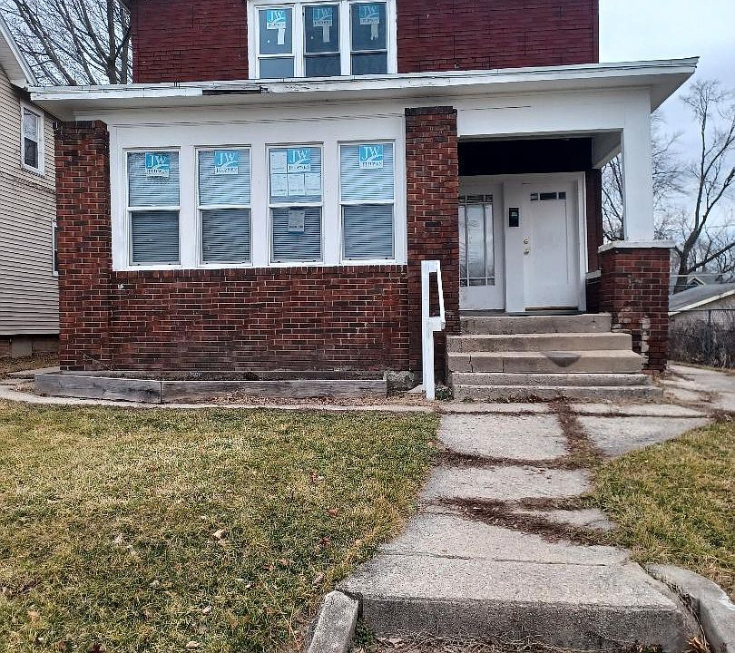 1st image of 918 Savilla Ave