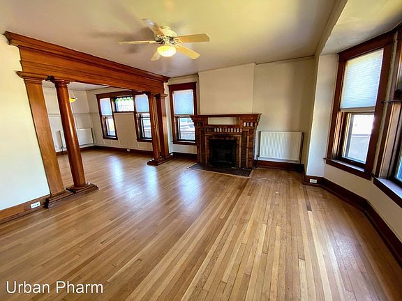 3rd image of 1450 Lake Dr SE #4