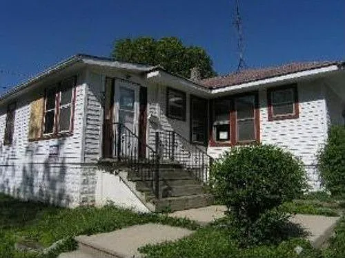 306 Baker Ave photo 1