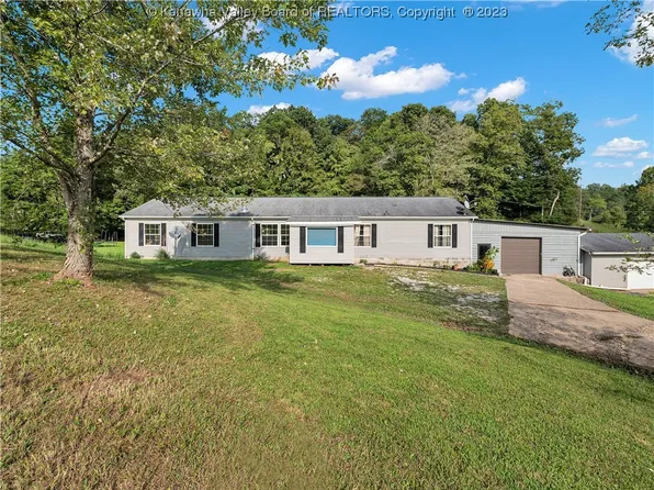 331 Walnut Rd, Walton, WV 25286