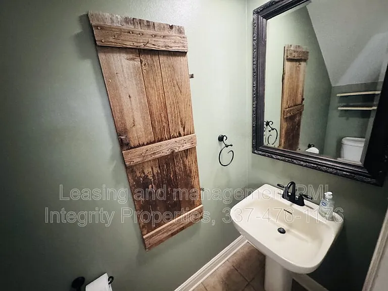 2343 Robley Dr — Photo 8