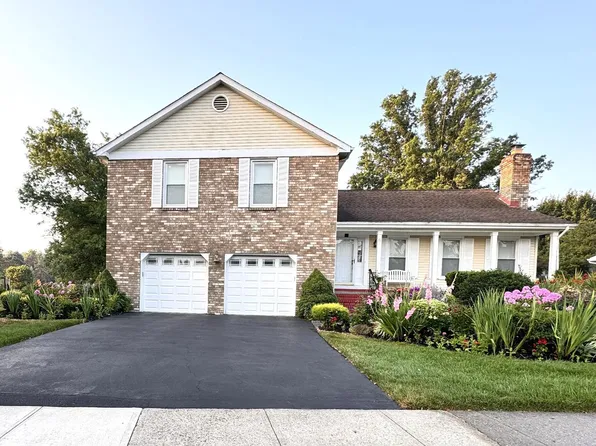 6 Franklin Dr, Plainsboro, NJ 08536