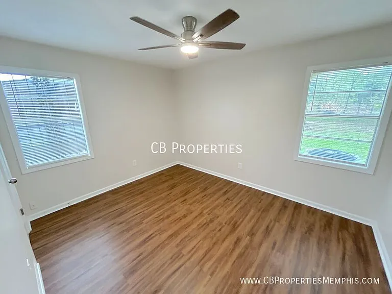 3724 Hillridge St — Photo 3