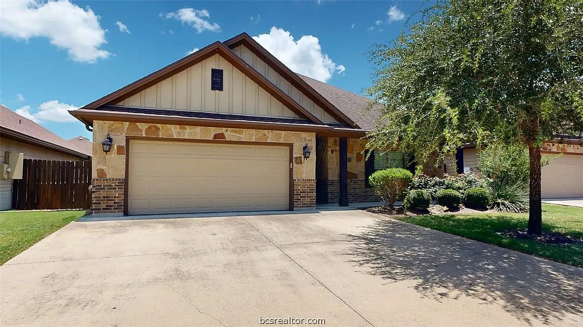1 bed, 1.5 bath, 1858 sqft, $750 — Photo 1