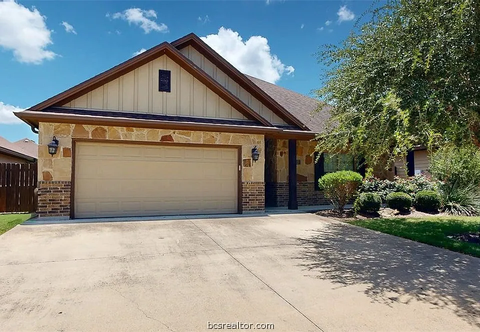 413 Hayes Ln #C & D