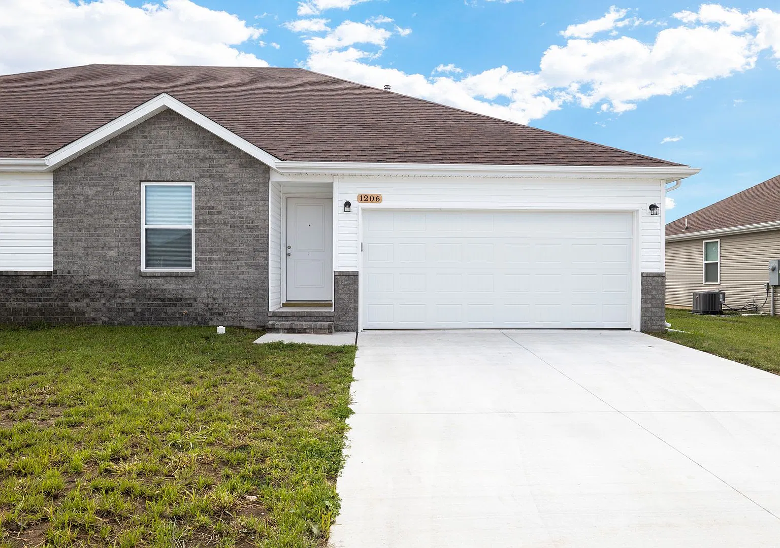 Newly Built 3 Bedroom Duplex — Photo 1