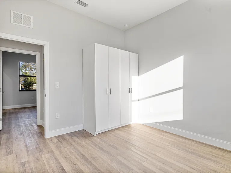 4632 30th St SW — Photo 15