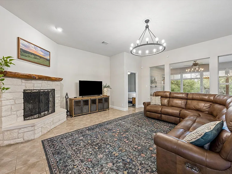 313 S Flamingo Dr — Photo 9