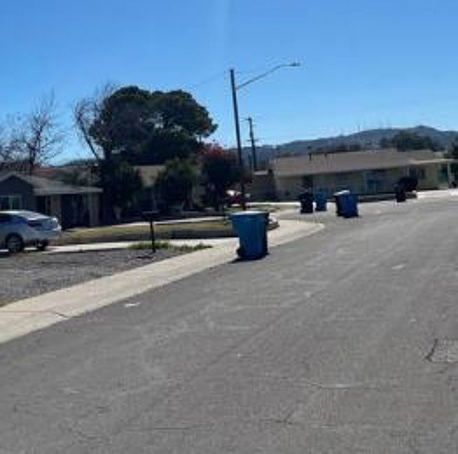 Exterior Neighborhood (street photo)