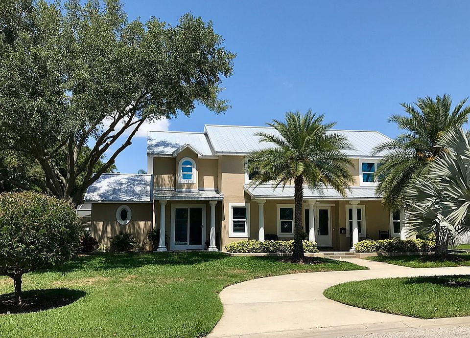 1st image of 202 Garden Cir