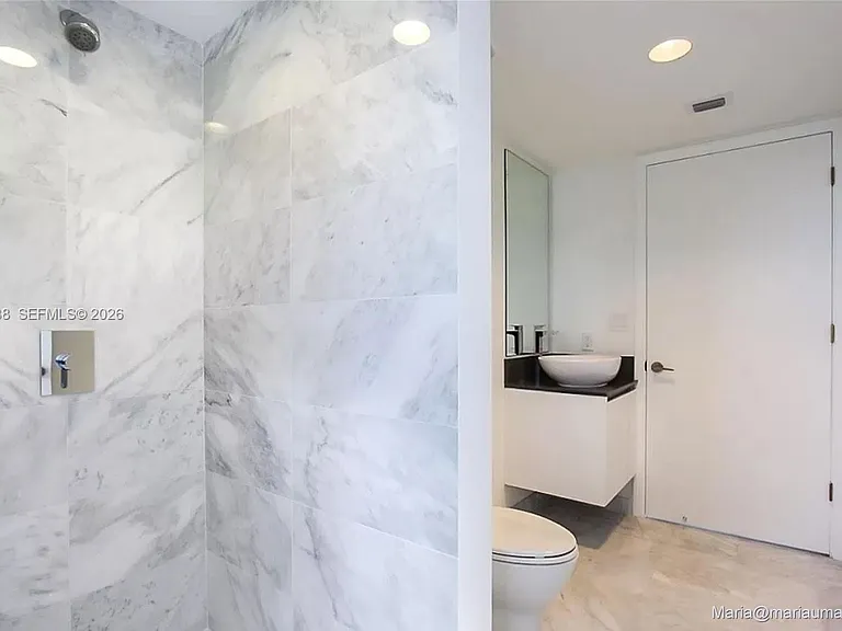 9821 E Bay Harbor Dr #706 — Photo 14