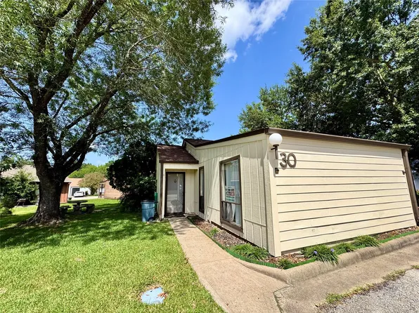30 Driving Range Ln #Townhouse 30, Trinity, TX 75862